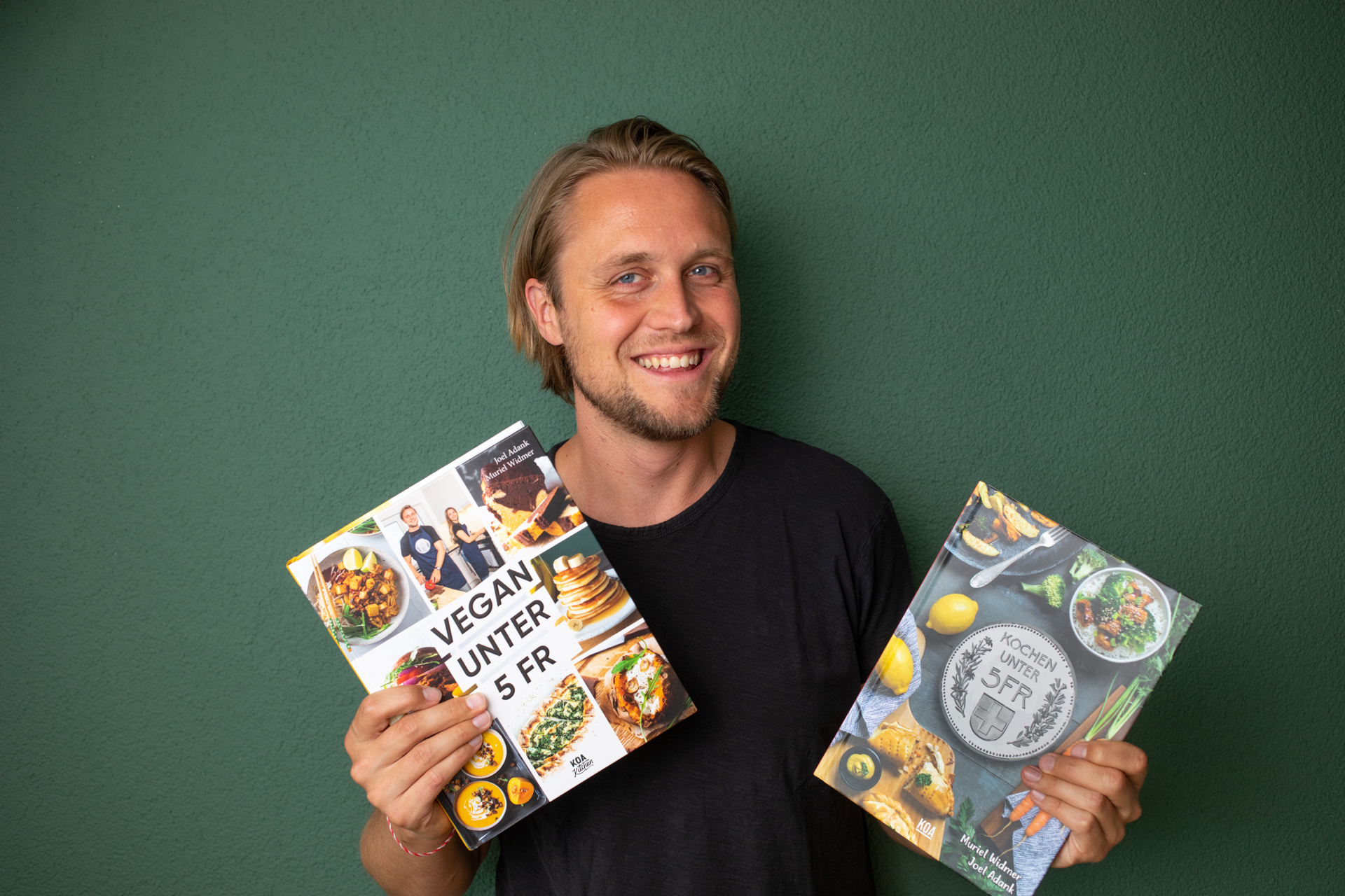 Joel ist Autor von zwei veganen Kochbüchern und hat im letzten Jahr über 250 neue Rezepte konzipiert.